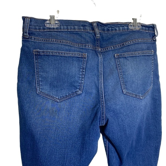 Old Navy the Sweetheart Women’s 14 Straight /slim leg distressed 5 pocket jeans - Picture 5 of 7